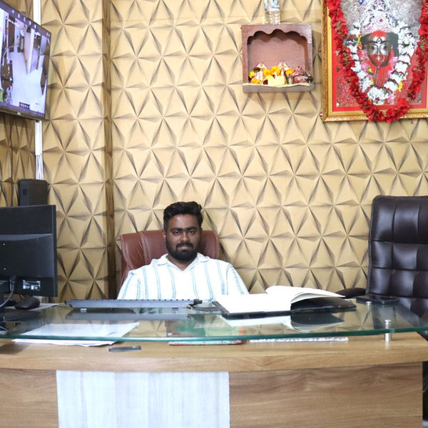 Mr. Subhojit Das